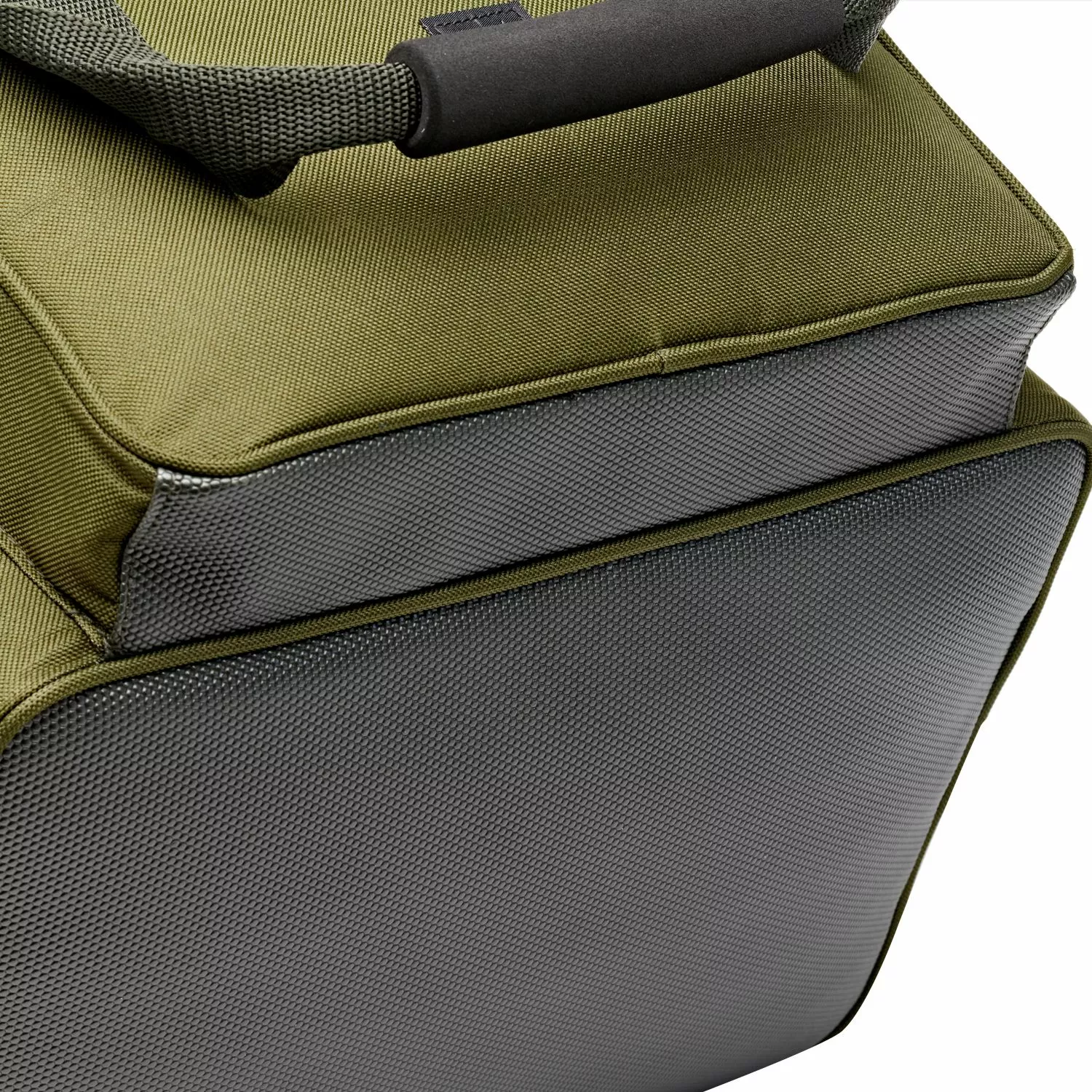 Daiwa Black Widow Cool Bait Bags Luggage 5 Daiwa Black Widow Cool Bait Bags Luggage - Image 5