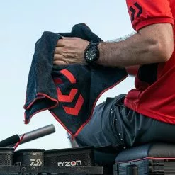 Daiwa Microfibre Towel Miscellaneous 11 Daiwa Microfibre Towel Miscellaneous -Cheap Daiwa Store daiwa microfibre towel in use 2 1